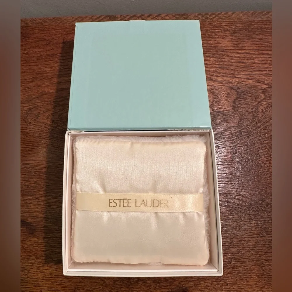 Estee Lauder Youth-Dew Dusting Powder - Picture 3 of 6